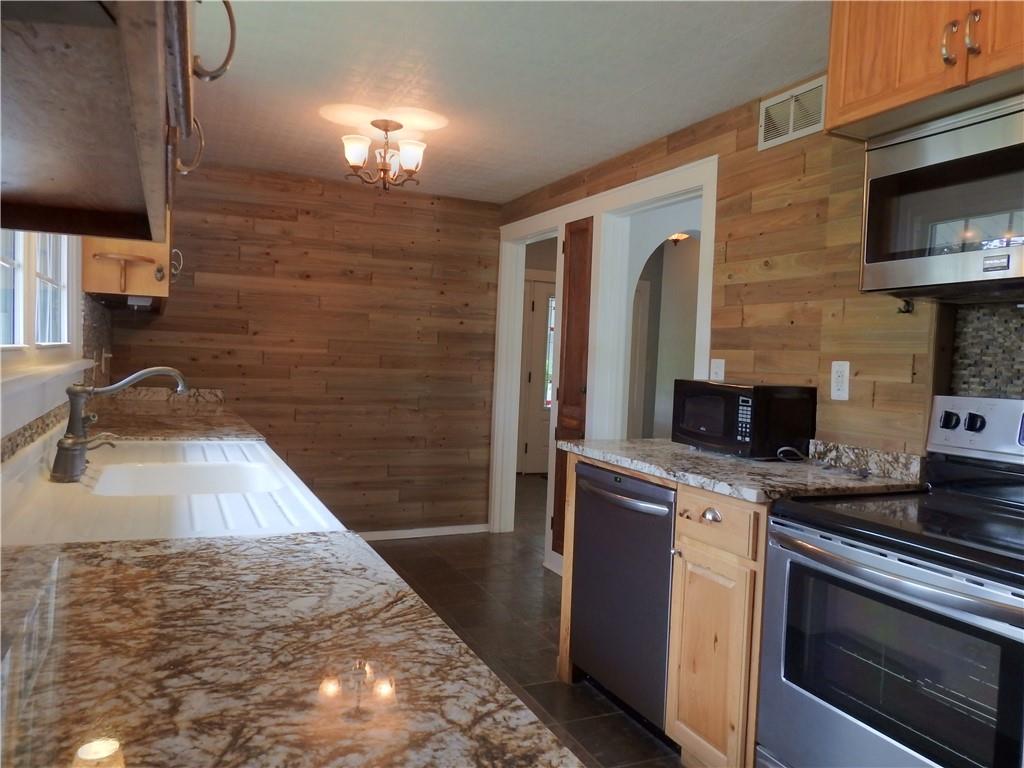 260 Bonniebrook Road Butler, PA 16002 - Photo 5 of 18