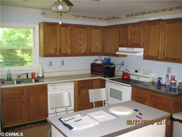 5224 Reids Pointe Road Glen Allen, VA 23060 - Photo 5 of 12 Kitchen
