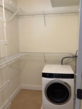 $1,700 | 35 New South Street, Unit 305, Northampton, MA 01060