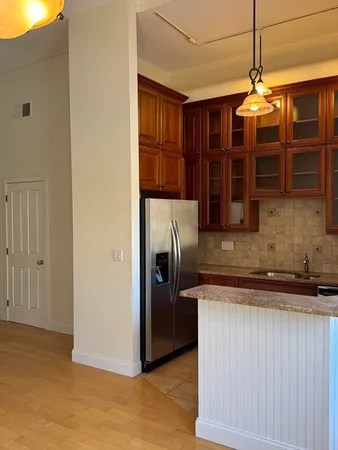 $1,700 | 35 New South Street, Unit 305, Northampton, MA 01060