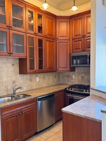 $1,700 | 35 New South Street, Unit 305, Northampton, MA 01060