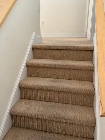 $1,700 | 35 New South Street, Unit 305, Northampton, MA 01060