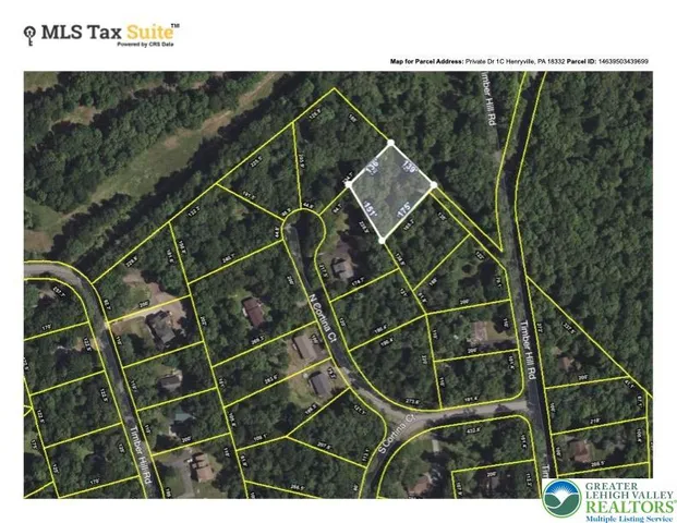 a view of a tennis court