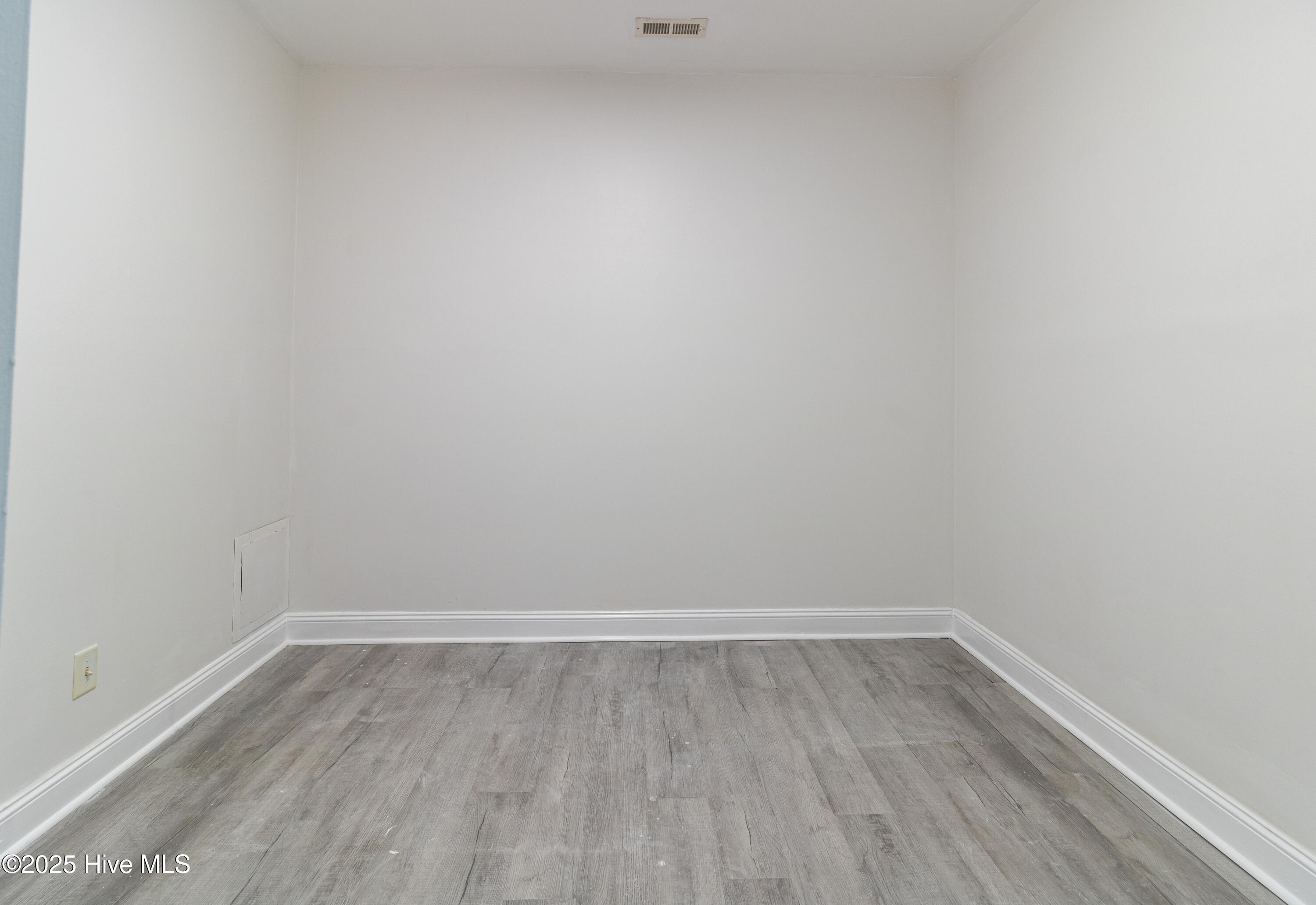 116 Lafitte Drive Hubert, NC 28539 - Photo 22 of 50 Master Bedroom Closet (1 of 1)