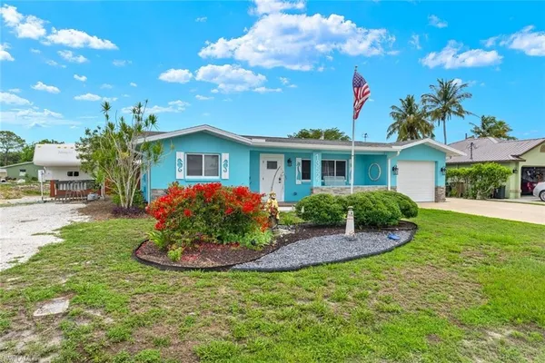 $445,000 | 13527 Marquette Boulevard, Fort Myers, FL 33905