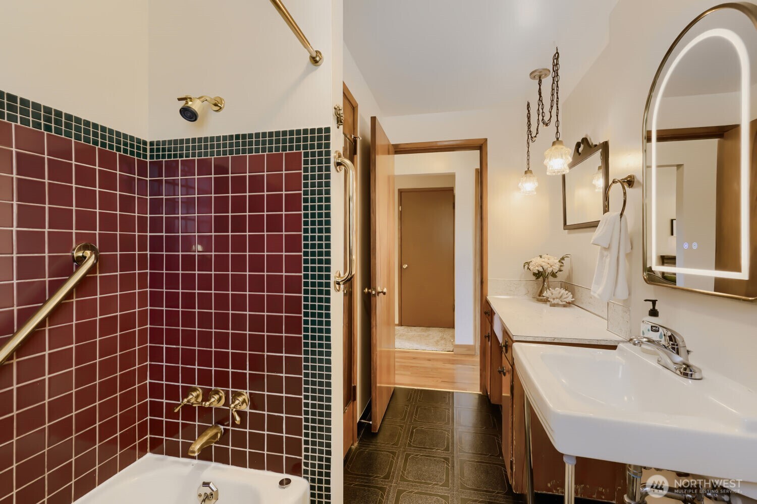 3056 50th Avenue Southwest Seattle, WA 98116 - Photo 20 of 38