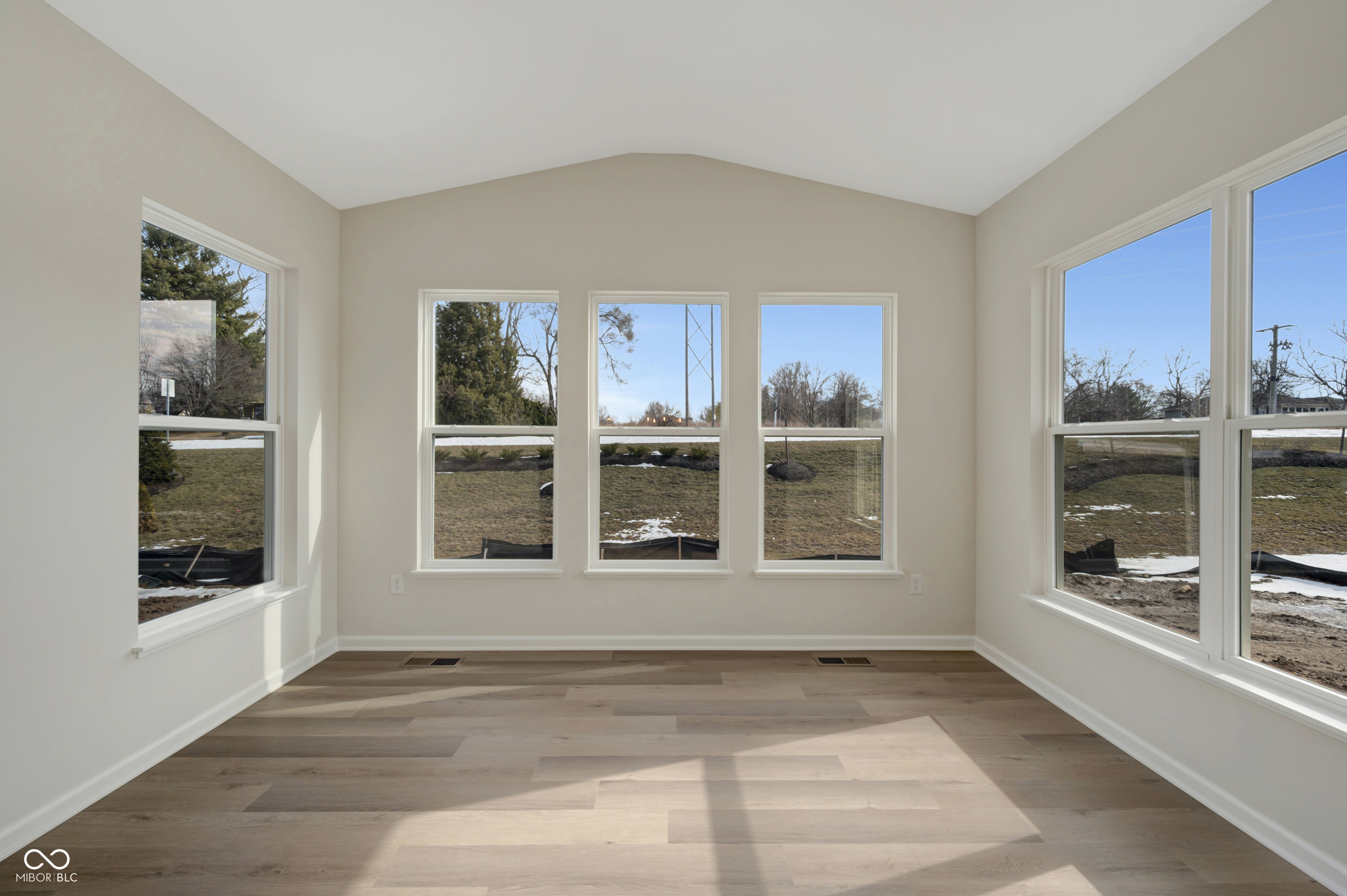1109 Vineyard Way Greenwood, IN 46143 - Photo 4 of 21