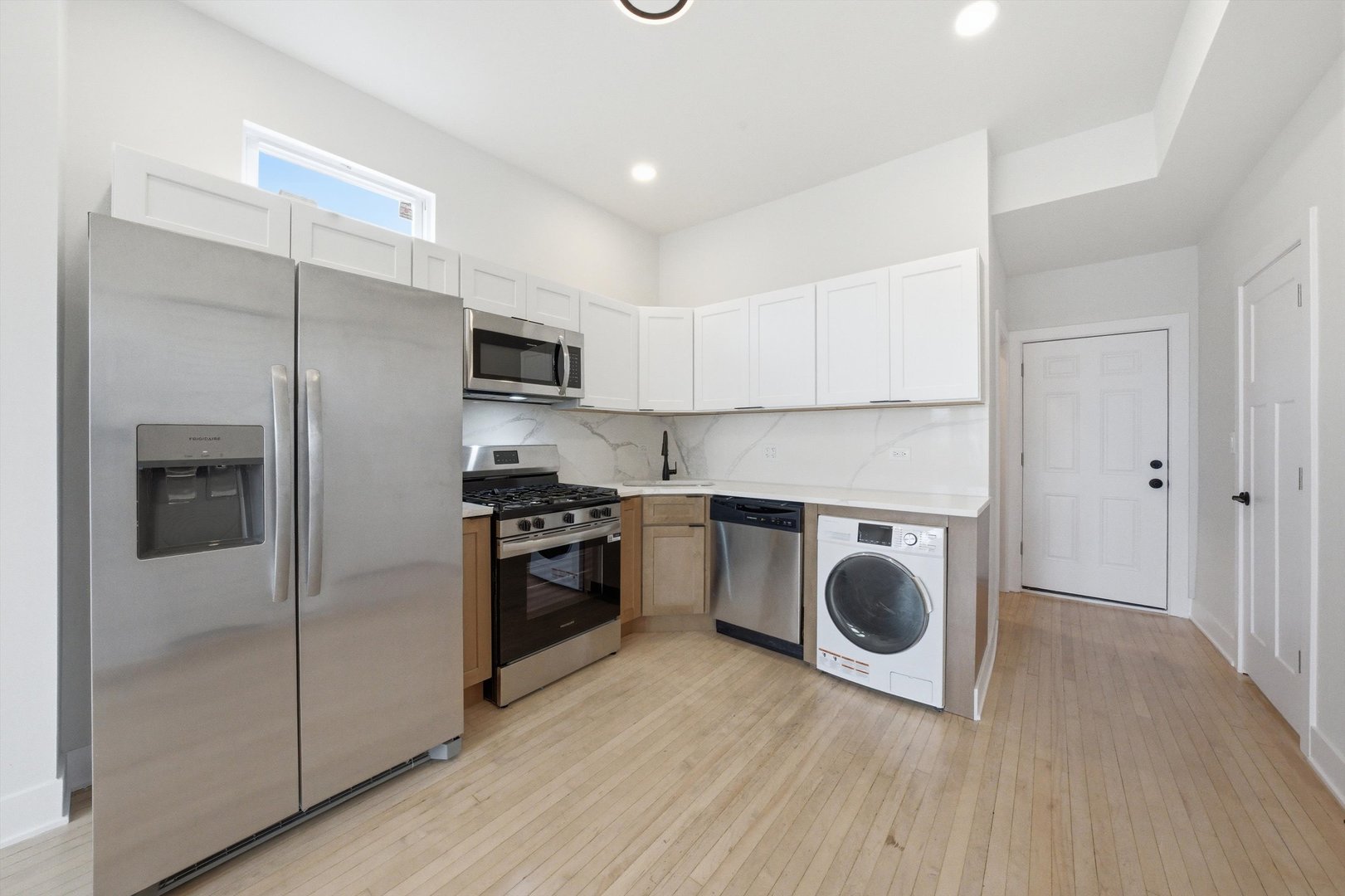 2145 West 18th Place, Unit 2R Chicago, IL 60608 - Photo 3 of 6