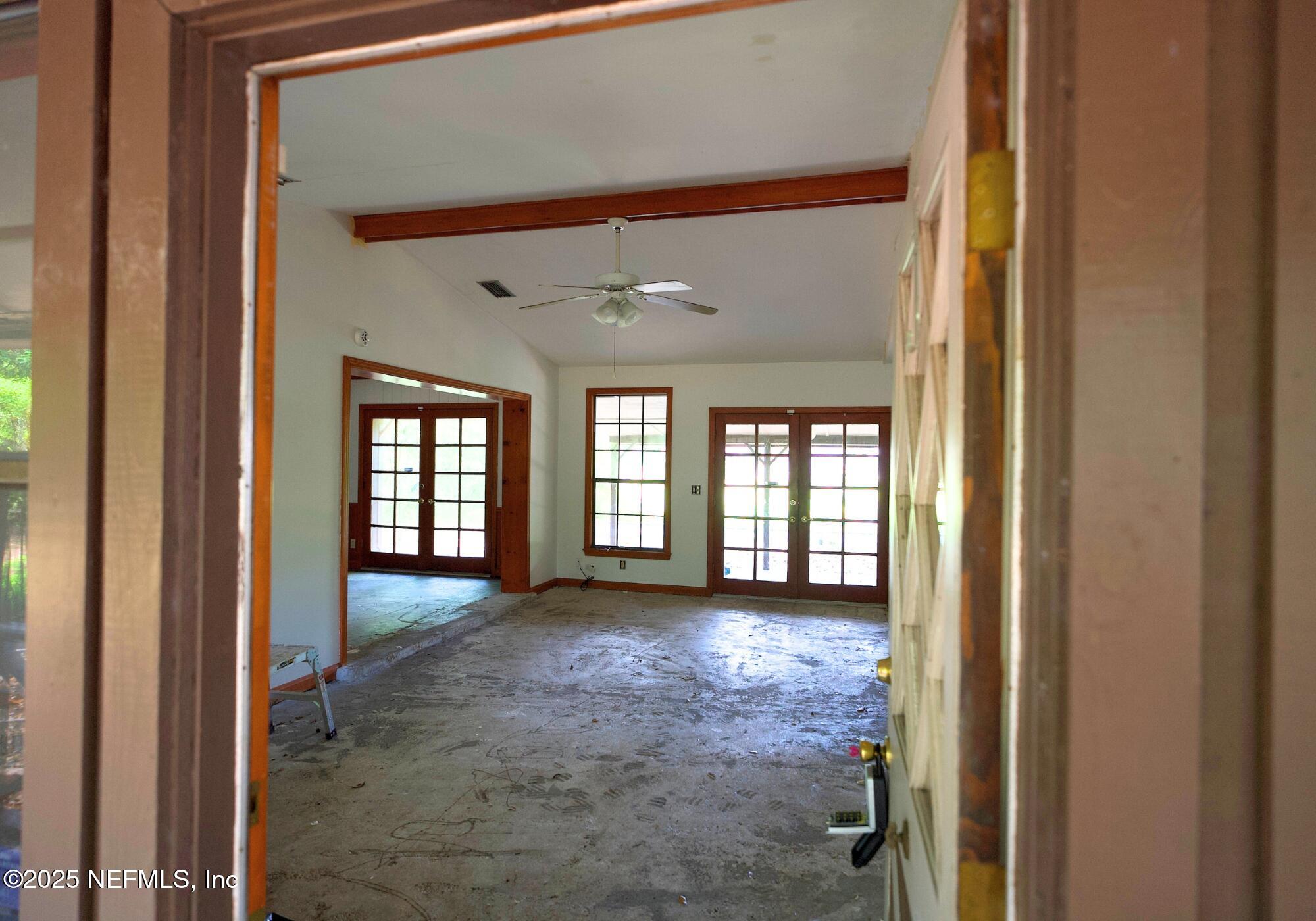 5152 Eulace Road Jacksonville, FL 32210 - Photo 9 of 24 Living Room