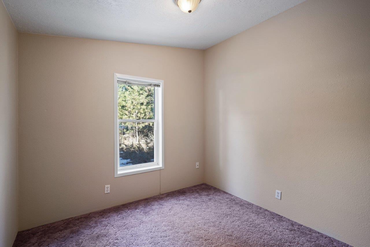60425 Zuni Road Bend, OR 97702 - Photo 9 of 11 10