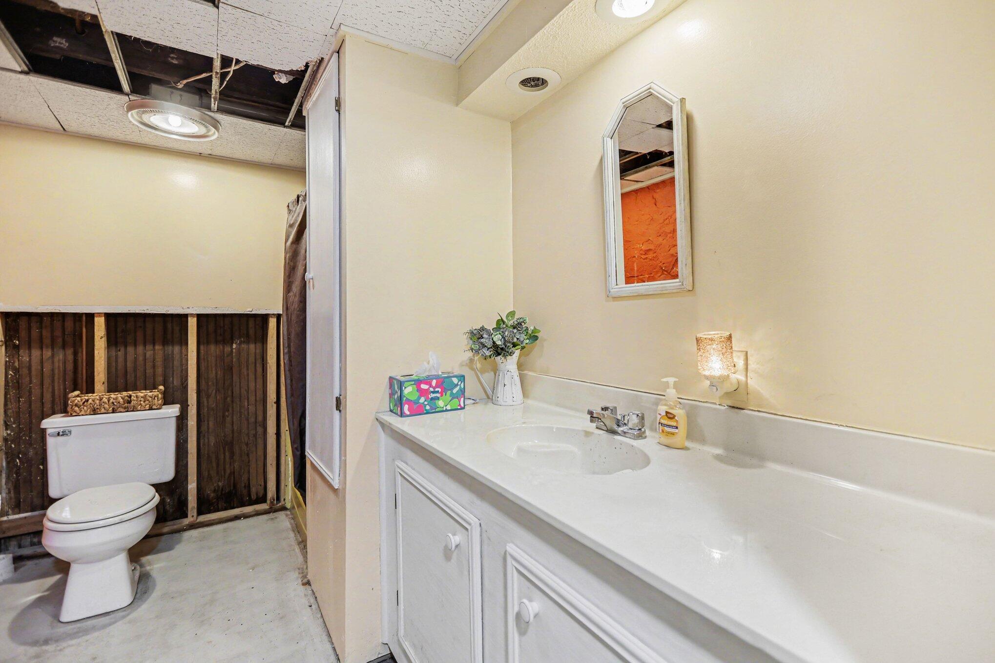 411 5th Street Manistee, MI 49660 - Photo 13 of 16 Basement full bath