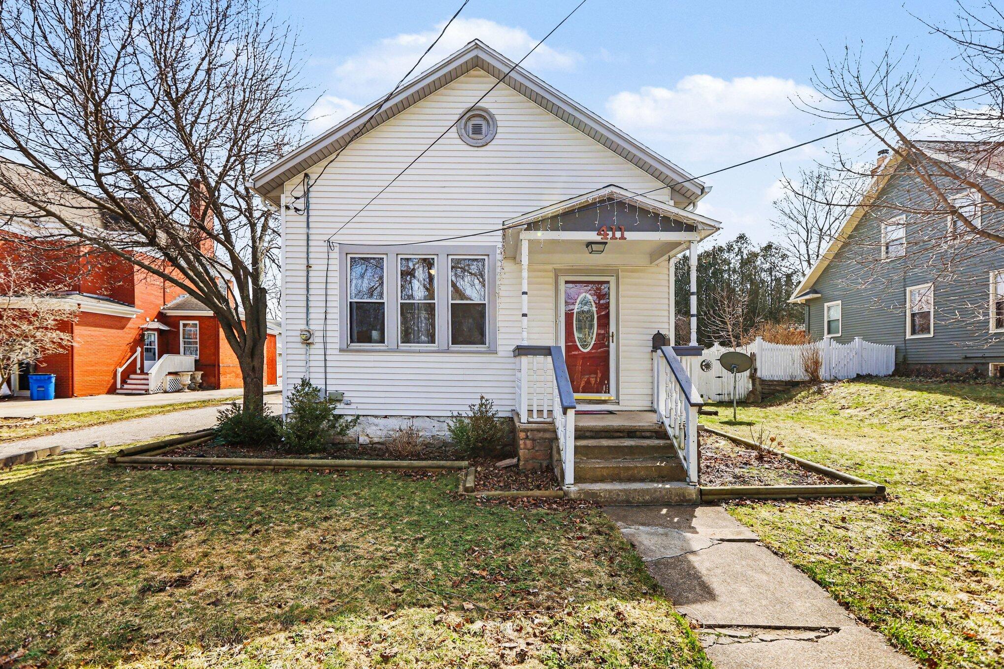 411 5th Street Manistee, MI 49660 - Photo 16 of 16 front of house