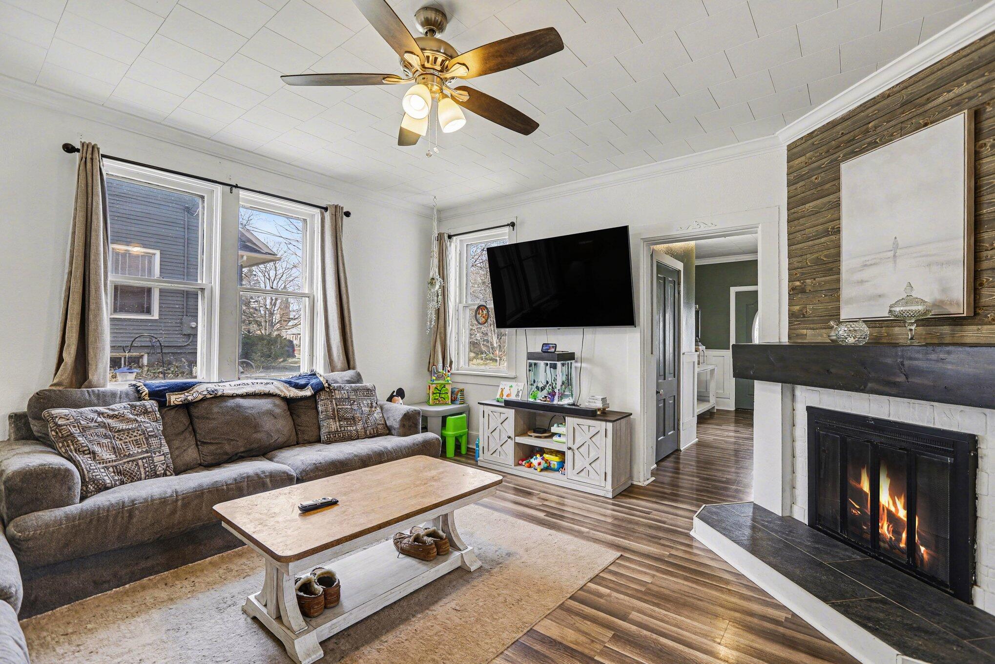 411 5th Street Manistee, MI 49660 - Photo 3 of 16 file_3046