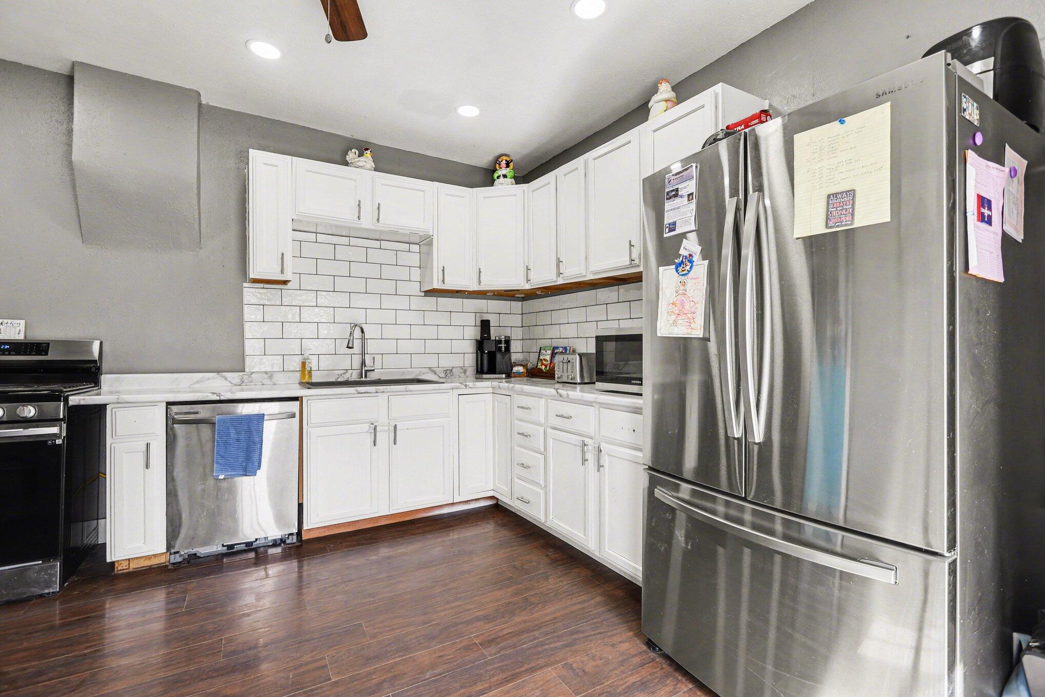 411 5th Street Manistee, MI 49660 - Photo 5 of 16 file_3466