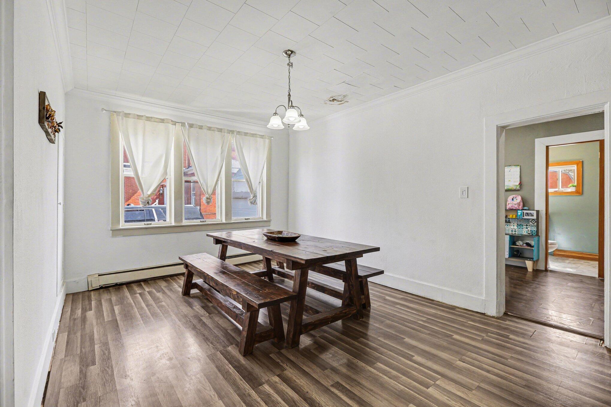 411 5th Street Manistee, MI 49660 - Photo 6 of 16 Dinning room