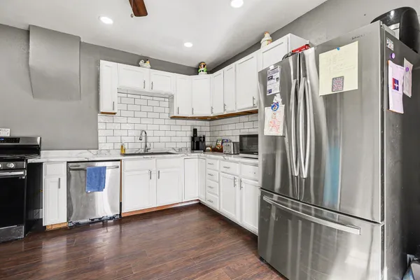 $249,900 | 411 5th Street, Manistee, MI 49660