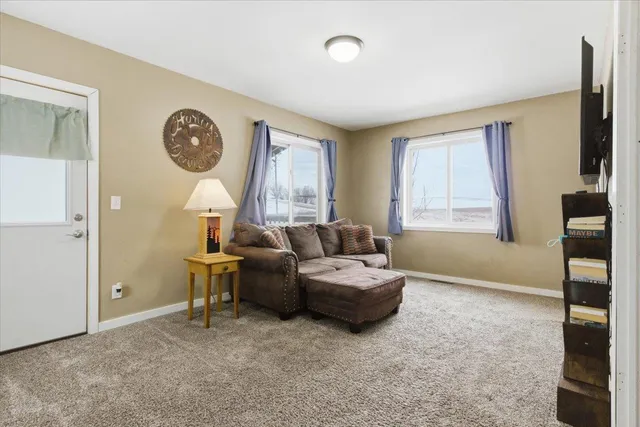 $250,000 | 33987 County 8 Boulevard, Cannon Falls, MN 55009