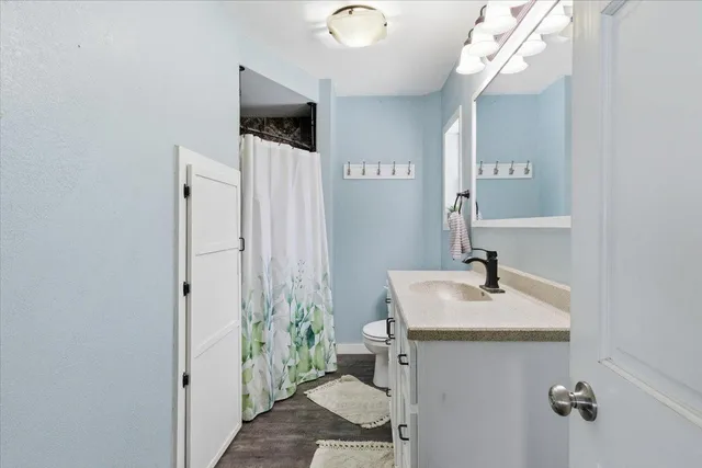 $250,000 | 33987 County 8 Boulevard, Cannon Falls, MN 55009