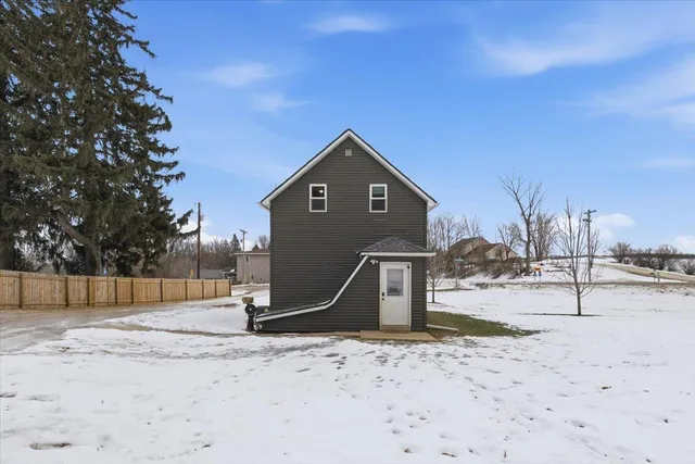 $250,000 | 33987 County 8 Boulevard, Cannon Falls, MN 55009