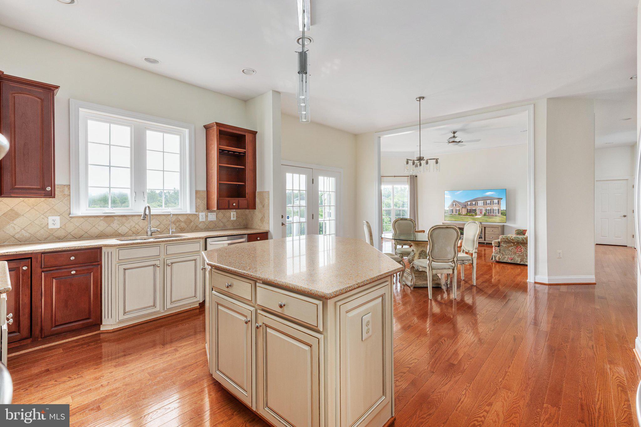 38786 Rambling Farm Drive Hamilton, VA 20158 - Photo 19 of 97 Amazingly designed kitchen