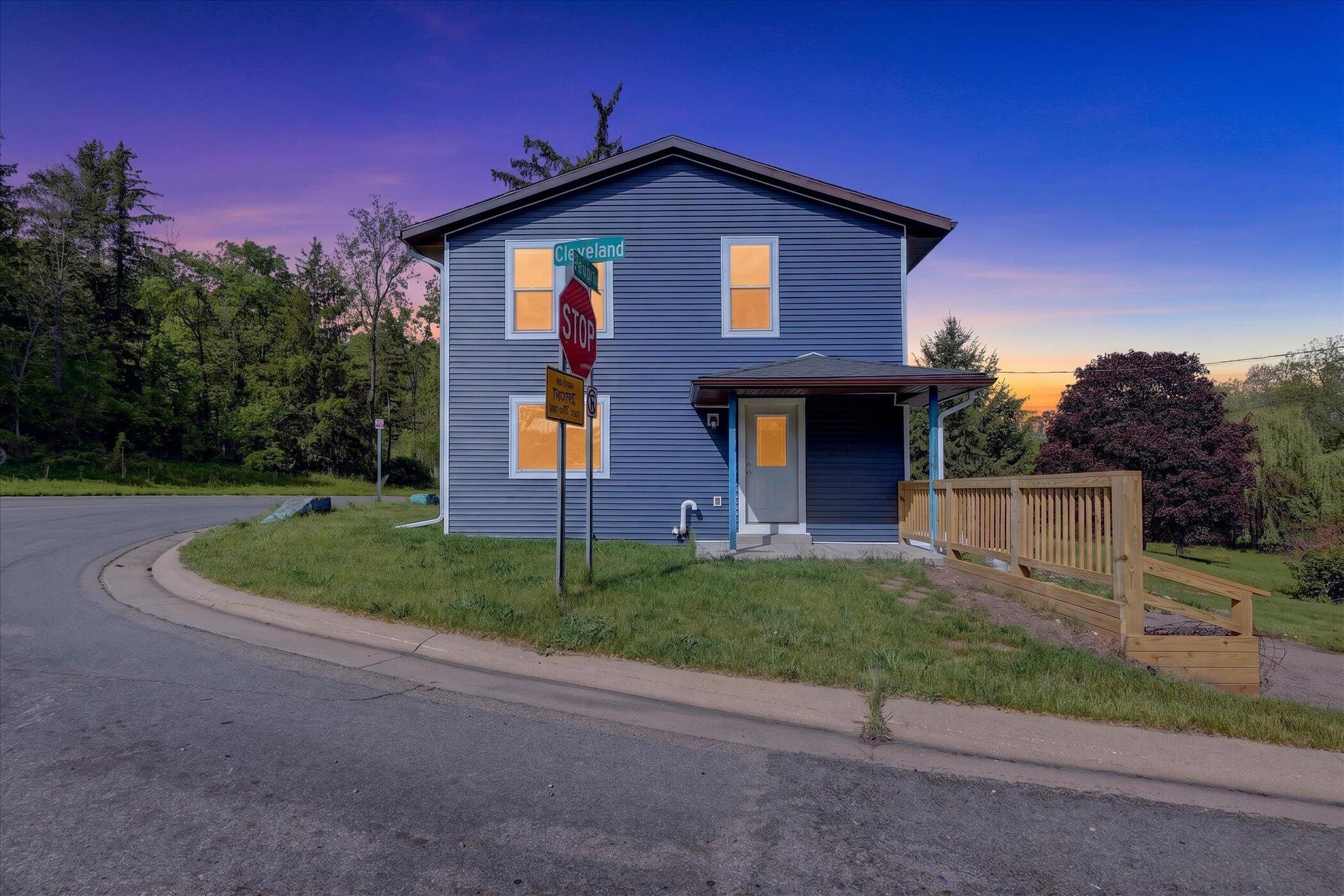 01-1387-E-Riverside-Dr-Ionia-MI-48846-Wi