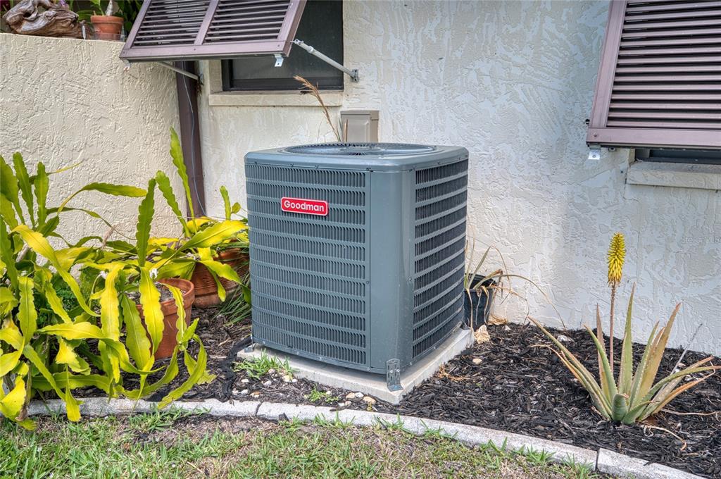 76 Sandstone Circle Venice, FL 34293 - Photo 21 of 37 a view of a backyard