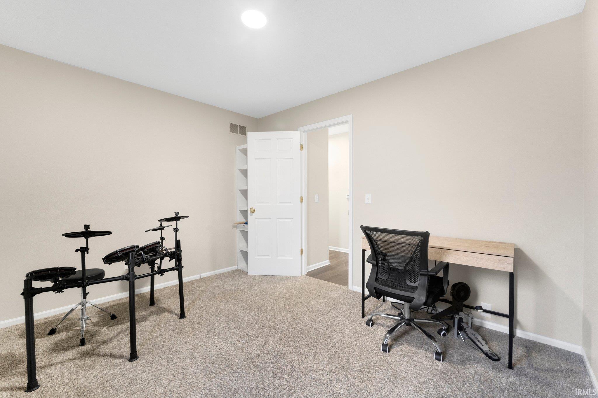 2319 Kerrigans Way Fort Wayne, IN 46815 - Photo 14 of 23
