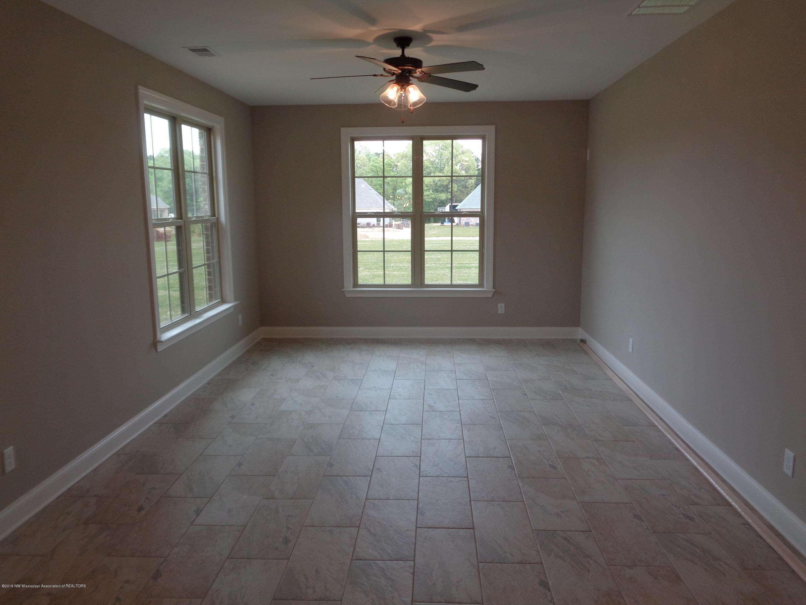 4635 Balterson Loop South Olive Branch, MS 38654 - Photo 8 of 32 DSC00390