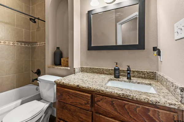 $450,000 | 205 Vz County Road 4807, Ben Wheeler, TX 75754