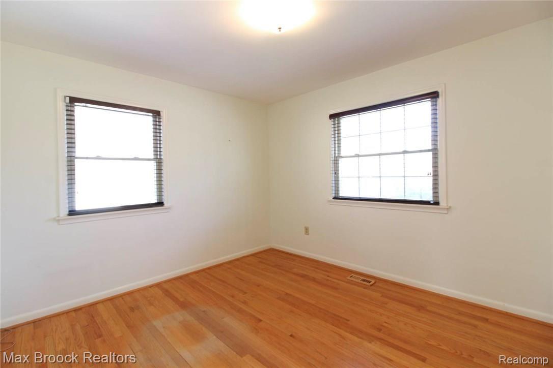 80 Maplefield Road Pleasant Ridge, MI 48069 - Photo 17 of 28 Maplefield 80 AL.jpg