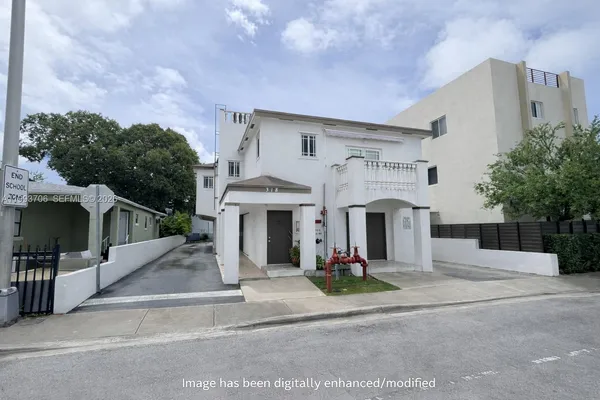 $1,800 | 318 East 6th Street, Unit 102, Hialeah, FL 33010