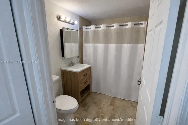 $1,800 | 318 East 6th Street, Unit 102, Hialeah, FL 33010