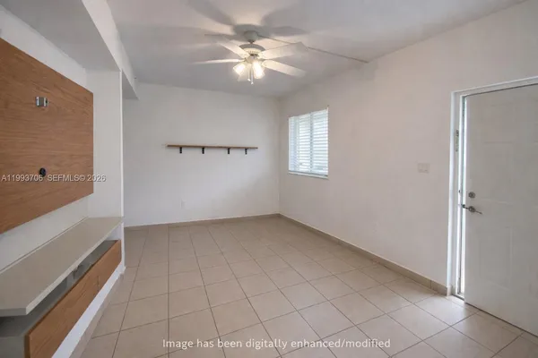 $1,800 | 318 East 6th Street, Unit 102, Hialeah, FL 33010