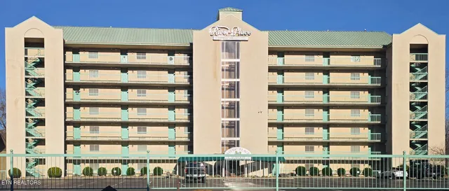 $299,500 | 3215 North River Road, Unit STE 303, Pigeon Forge, TN 37863