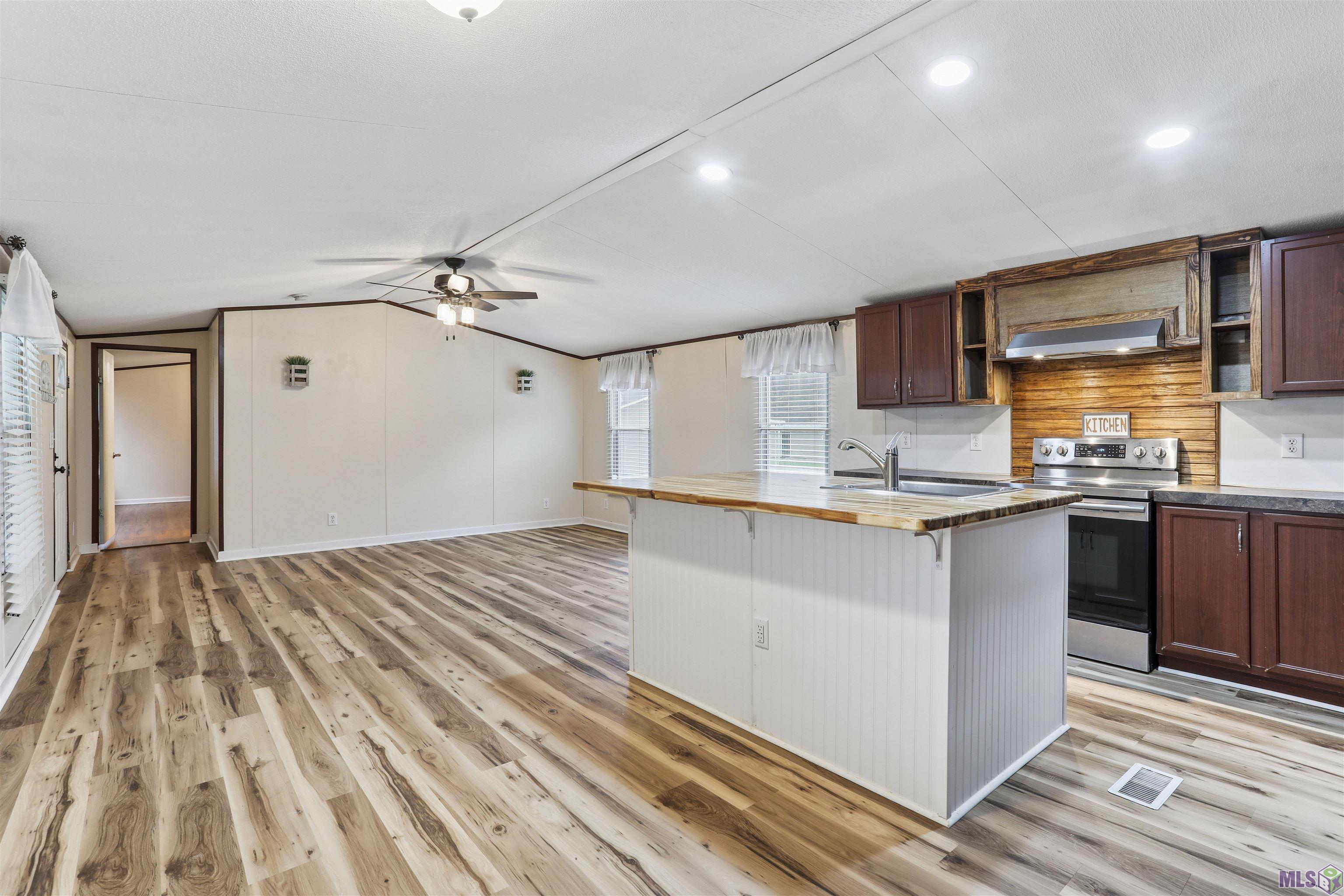 12192 Roddy Road Gonzales, LA 70737 - Photo 7 of 16