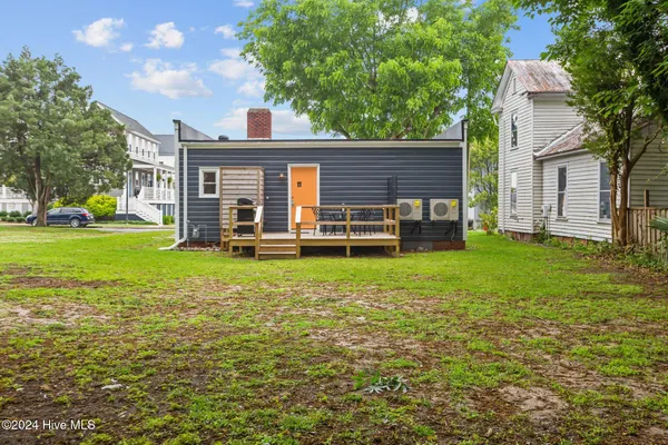 $2,550 | 226 East Water Street, Washington, NC 27889