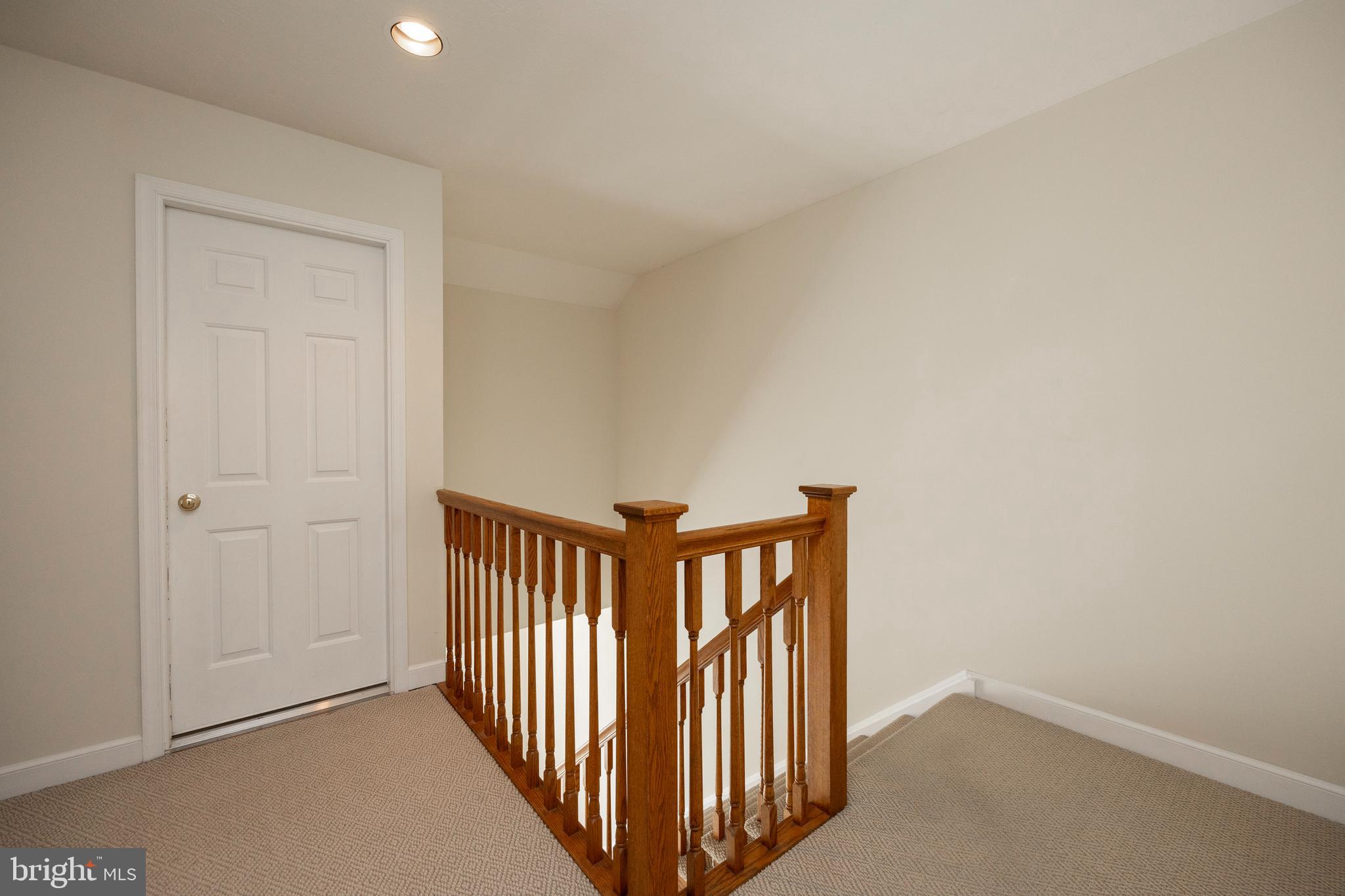 224 Cambridge Chase Exton, PA 19341 - Photo 29 of 40 3rd Floor Landing area