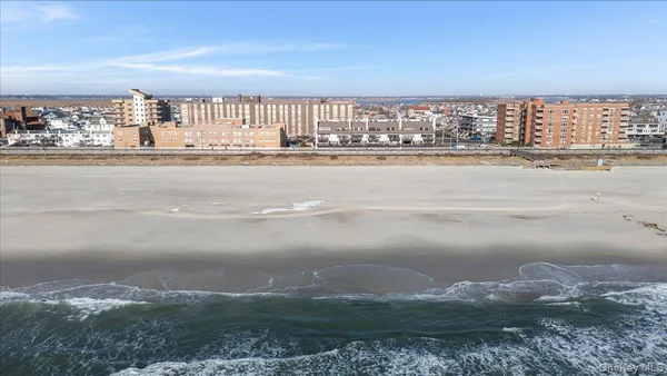 $1,399,999 | 627A Oceanfront, Unit A, Long Beach, NY 11561