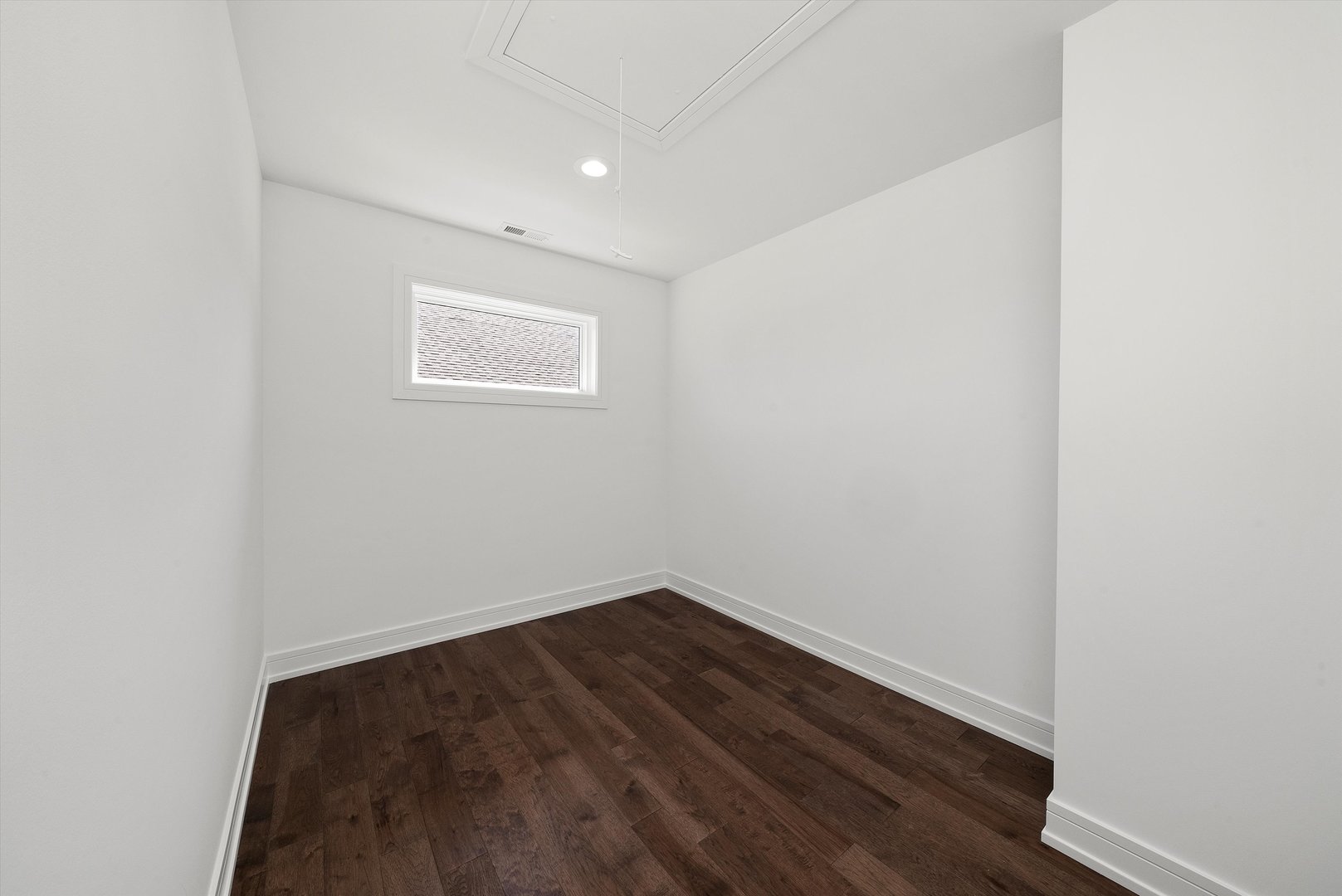 10441 South 83rd Avenue Palos Hills, IL 60465 - Photo 27 of 47 a view of an empty room