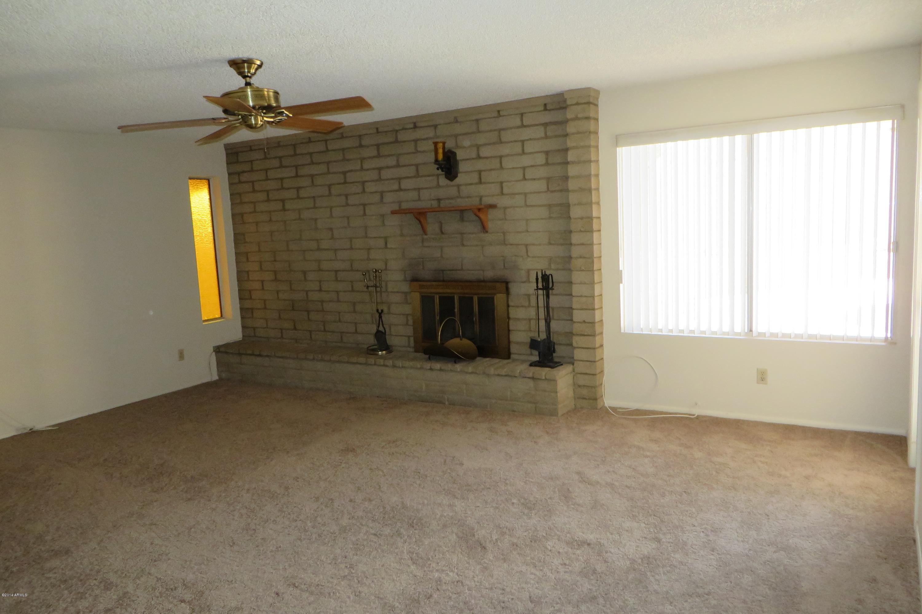4258 West Redfield Road Phoenix, AZ 85053 - Photo 11 of 20 VERY SPACIOUS FAMILY ROOM