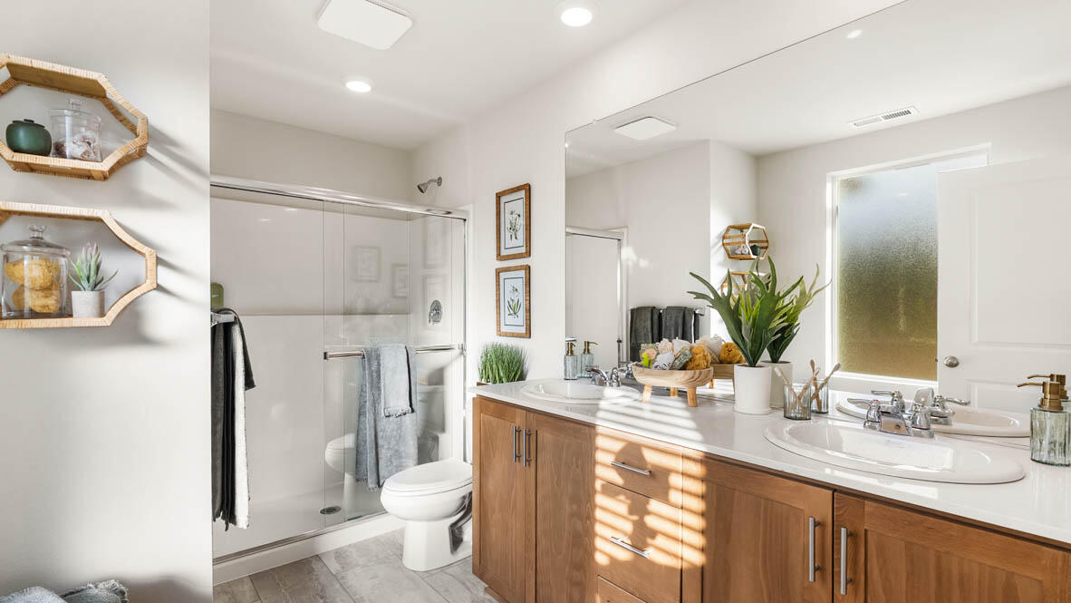 62747 Eagle Road Bend, OR 97701 - Photo 16 of 26 016 primary bathroom