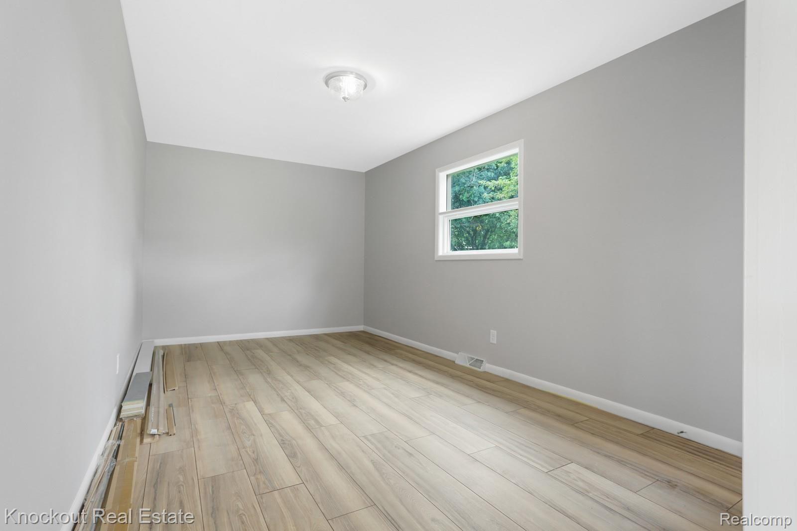 3193 Atlas Road Davison, MI 48423 - Photo 12 of 58 3193 Atlas Davison-9.jpg