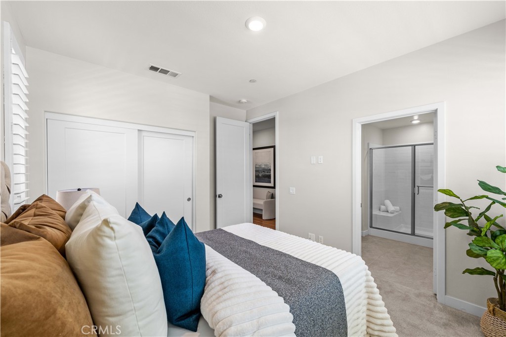 236 Keeper Irvine, CA 92618 - Photo 9 of 40