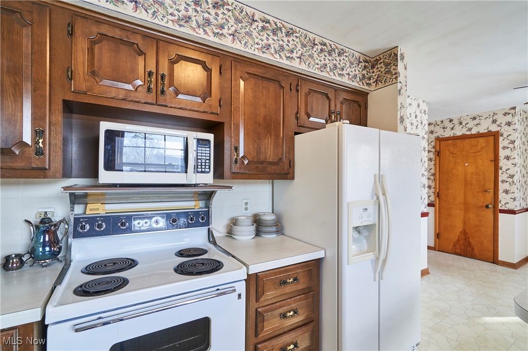 3331 Edington Road Akron, OH 44333 - Photo 10 of 27 Fully applianced