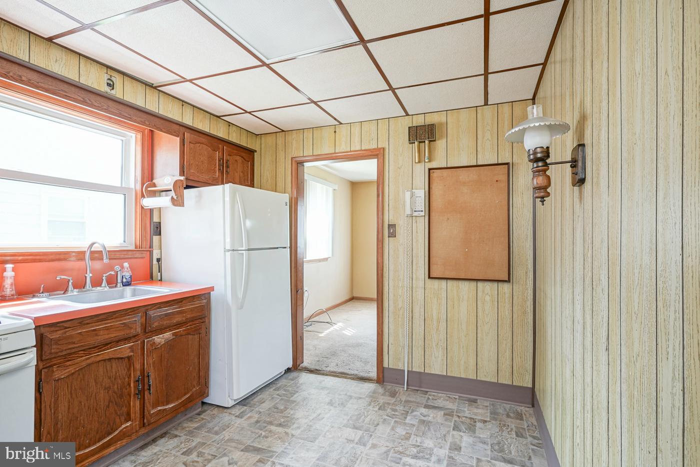 455 Colonial Road Bellmawr, NJ 08031 - Photo 11 of 26