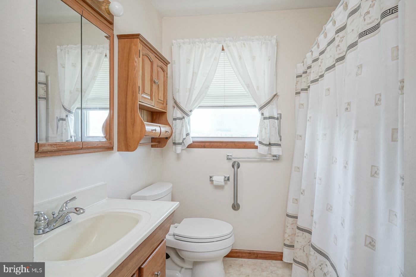 455 Colonial Road Bellmawr, NJ 08031 - Photo 17 of 26