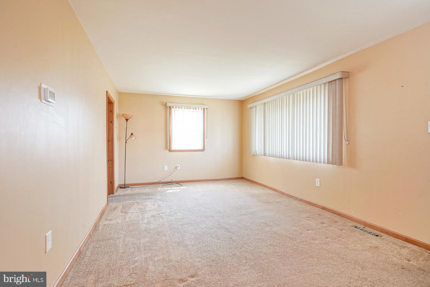 455 Colonial Road Bellmawr, NJ 08031 - Photo 5 of 26