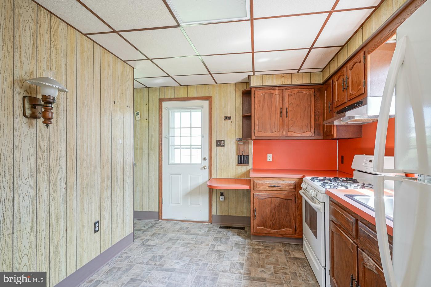 455 Colonial Road Bellmawr, NJ 08031 - Photo 8 of 26