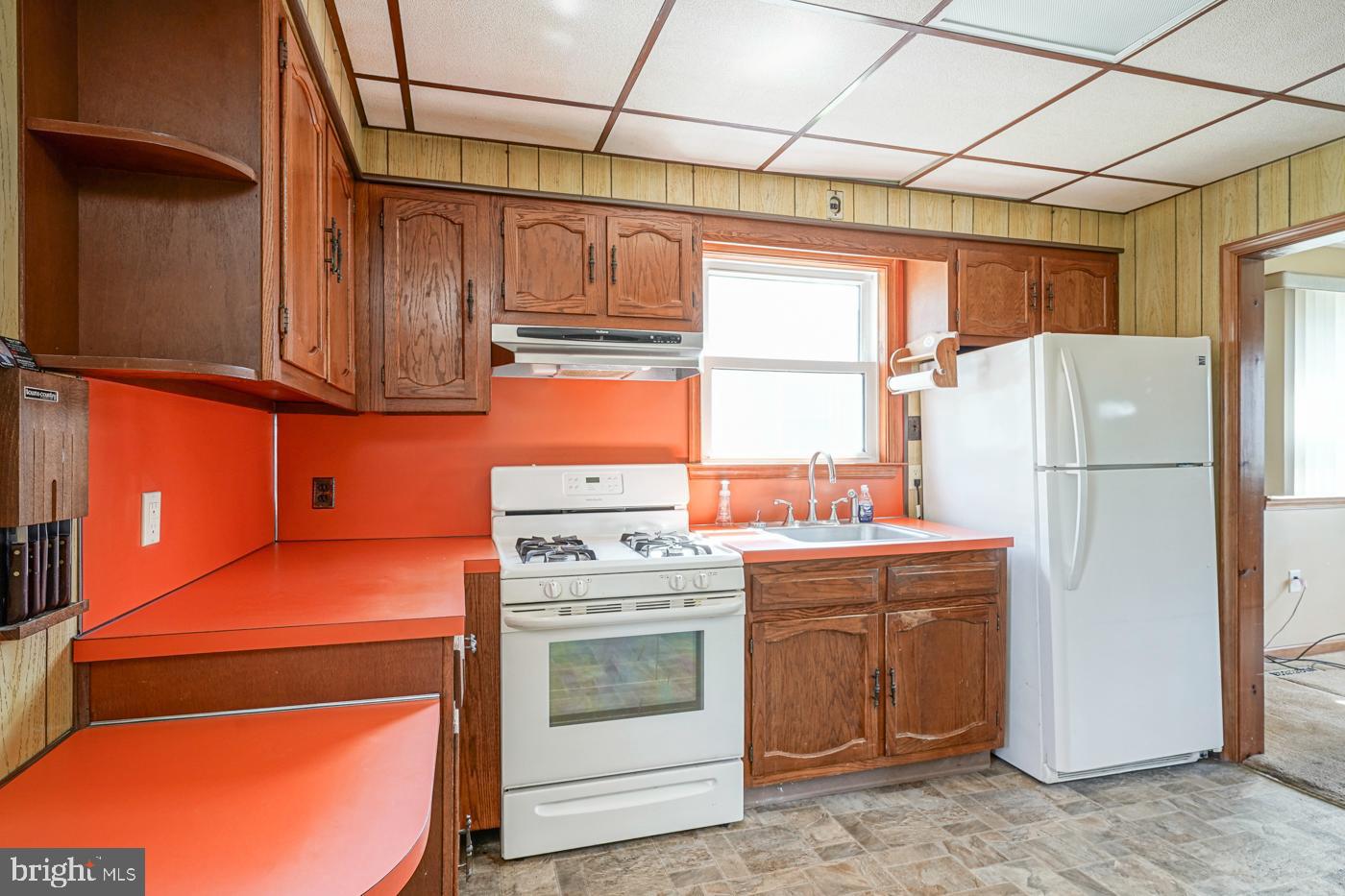 455 Colonial Road Bellmawr, NJ 08031 - Photo 10 of 26