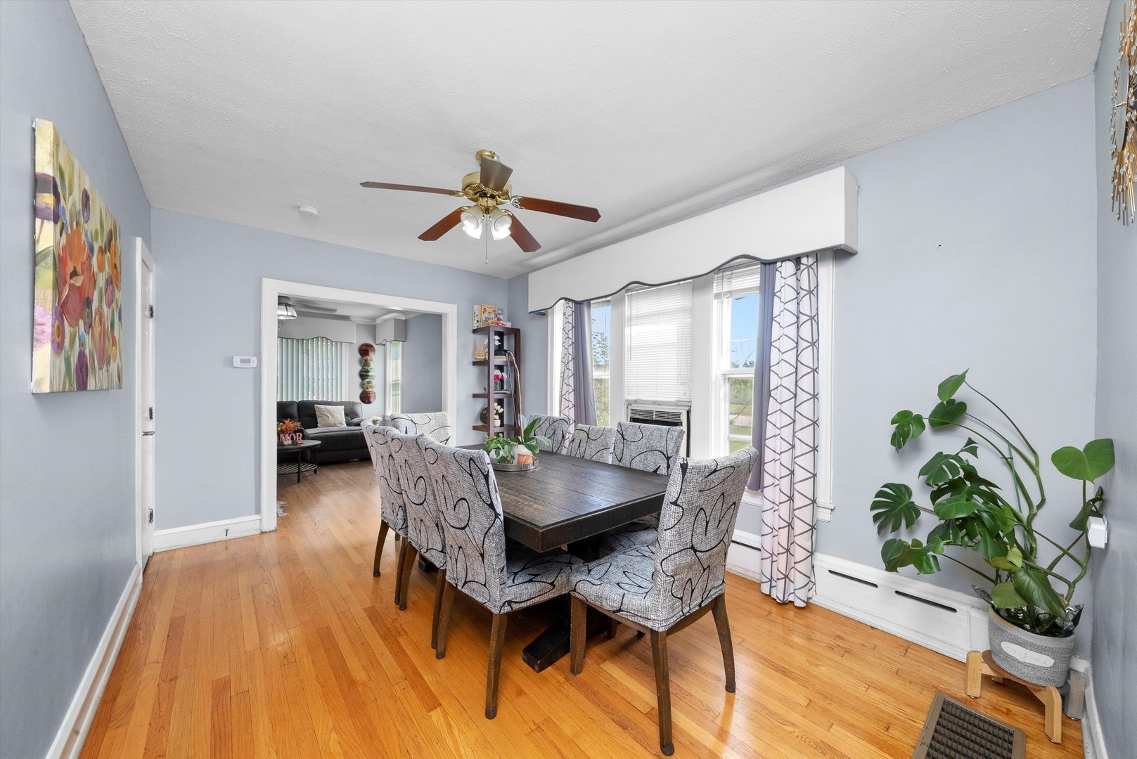 4629 West Parker Avenue Chicago, IL 60639 - Photo 4 of 29 a dining room with furniture and window